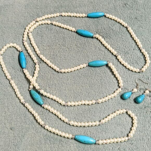 Vintage Faux Pearls and Blue Howelite Bead Necklace w/ Matching Pierced Earrings - Picture 10 of 12